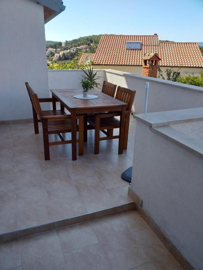 Apartmani Tina Jelsa  Exterior photo