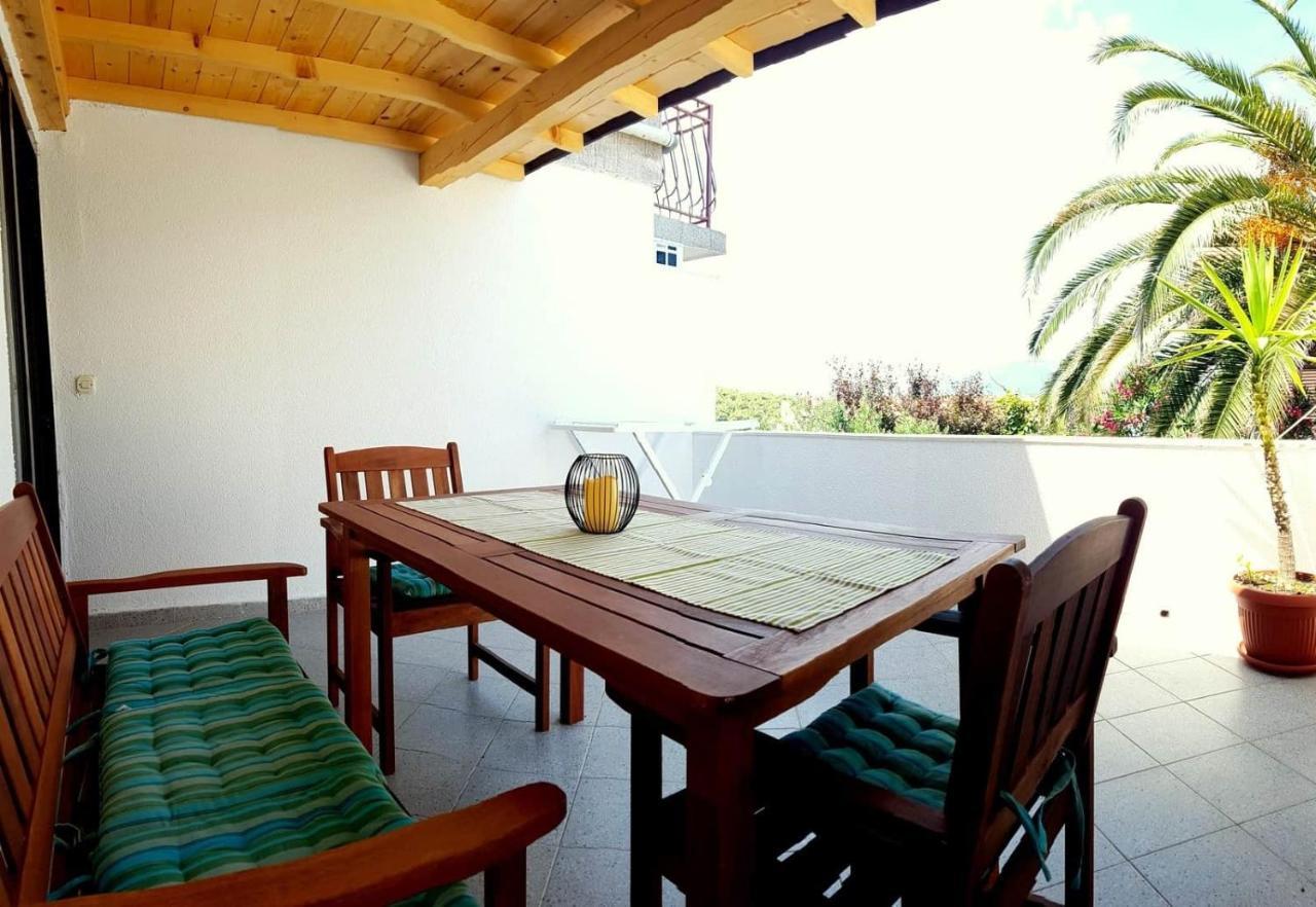 Apartmani Tina Jelsa  Exterior photo