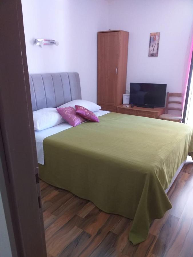 Apartmani Tina Jelsa  Exterior photo