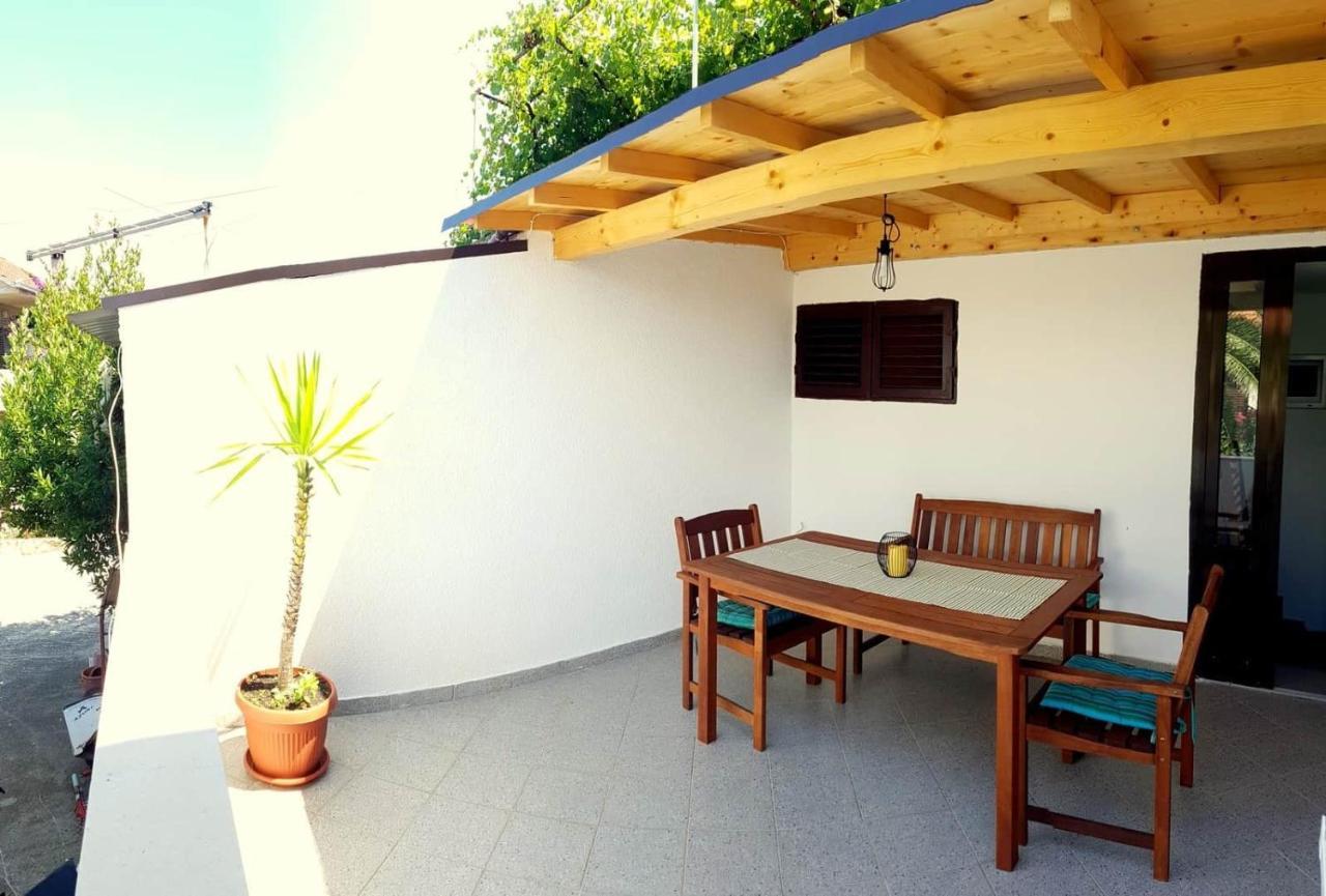 Apartmani Tina Jelsa  Exterior photo